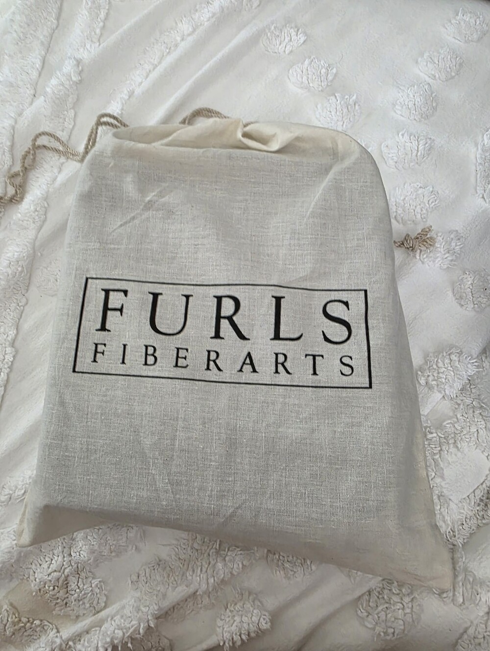 Furls Plum Crochet Hook Storage - Picture 3 of 8